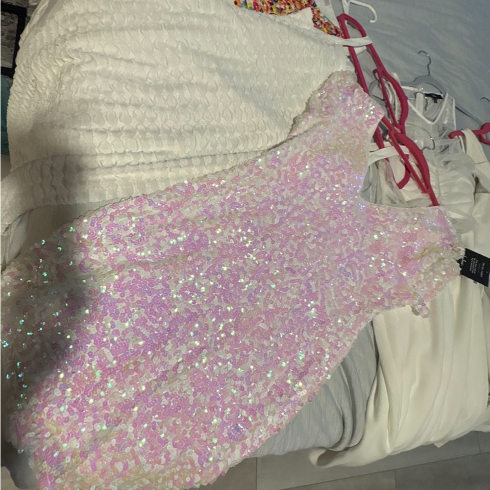 Sequin Dress + 4 unique white beach/evening dresses for casual or dressing up!